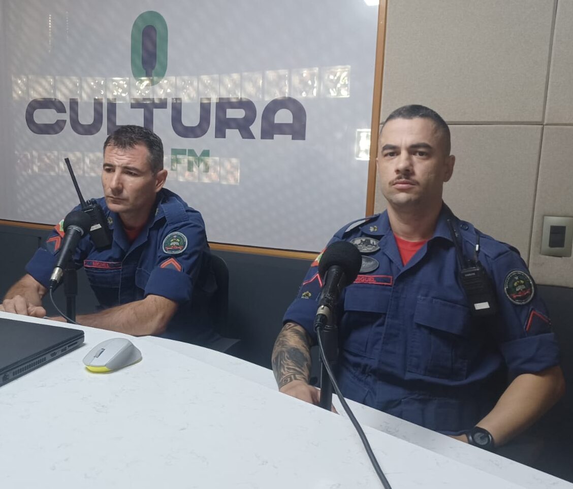 OUÇA NA INTEGRA: ENTREVISTA COM SOLDADO MIGUEL E CABO MICHÉL DO CORPO DE BOMBEIROS DE XAXIM SOBRE UM INCÊNDIO NA NOITE DE QUINTA FEIRA (13/03) QUE ATINGIU UMA MECÂNICA PESADA EM XAXIM